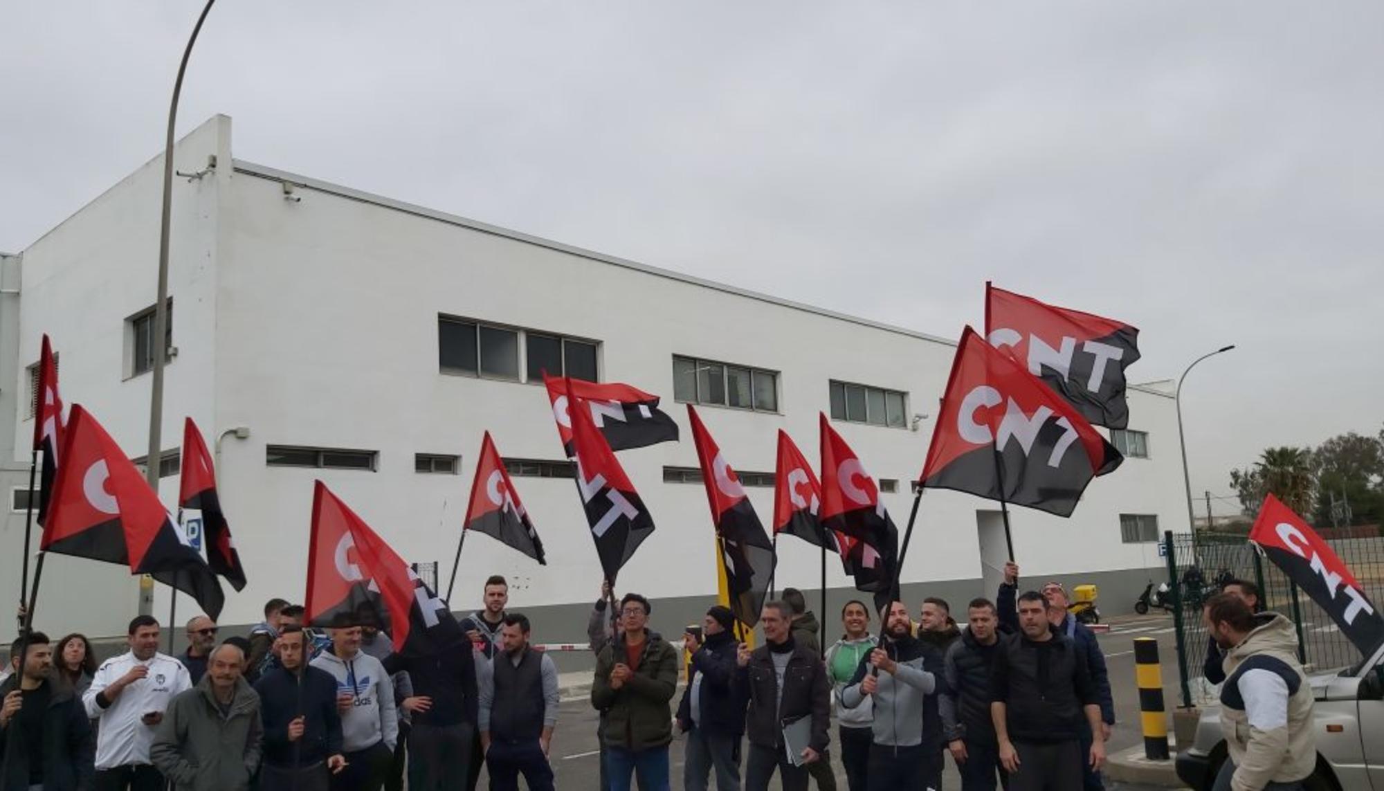 Sección sindical de CNT en el matadero de Mercavalencia
